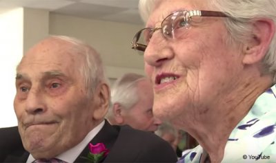 世界最老新婚夫妇 年龄总和超194岁